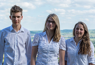 Team IntLight: Anna (CMO), Kathi (CFO), Leon (COO)