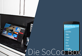 Bild zeigt Display der SoCoo Box und das eines damit vernetzten Smartphones