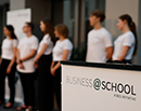 Link zur Seite „business@school: praxisnah Wirtschaftswissen erlernen“ (Initiative Business@school)