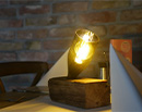 Link zur Seite „Lampen aus Einwegflaschen – eine Schülerfirma aus Potsdam zeigt erfolgreich, wie es geht“ (ZweiWegGlas)